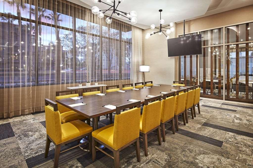 Cambria Hotel & Suites Anaheim Resort Area Facilidades foto